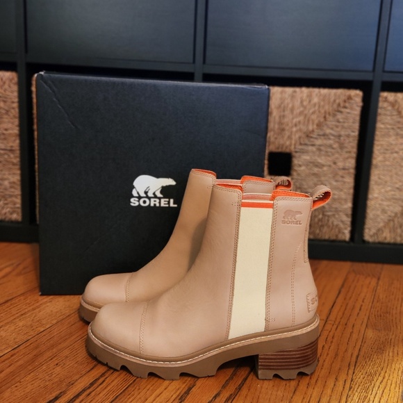 Sorel Shoes - Sorel Joan Now Chelsea Boot Size 11 in Honest Beige, Gum